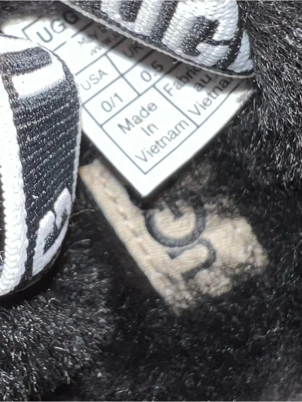 UGG Black Faux Fur Baby Slide Sandals size 0/1c NWOT